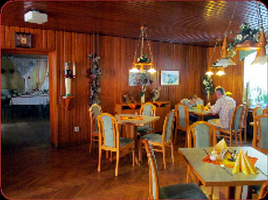 Zur Edlen Krone Neuhausen  Exterior photo